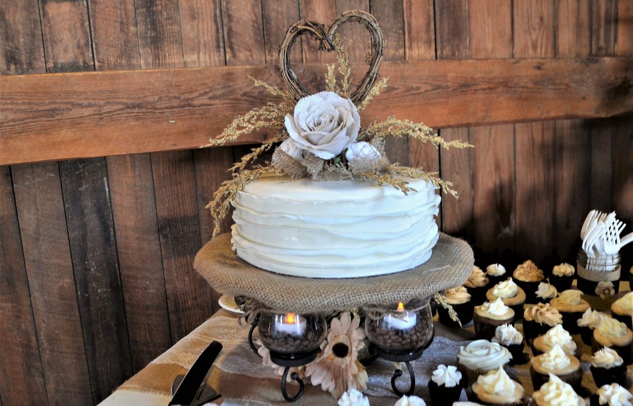 10 Helpful Tips For Choosing A Wedding Cake